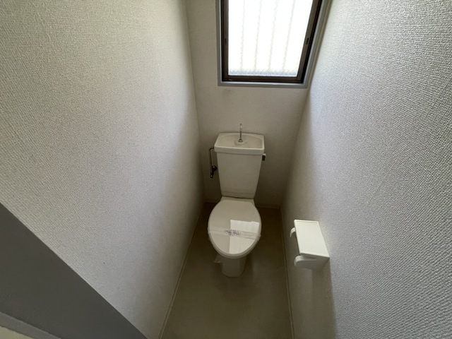 【高槻市登町のアパートのトイレ】