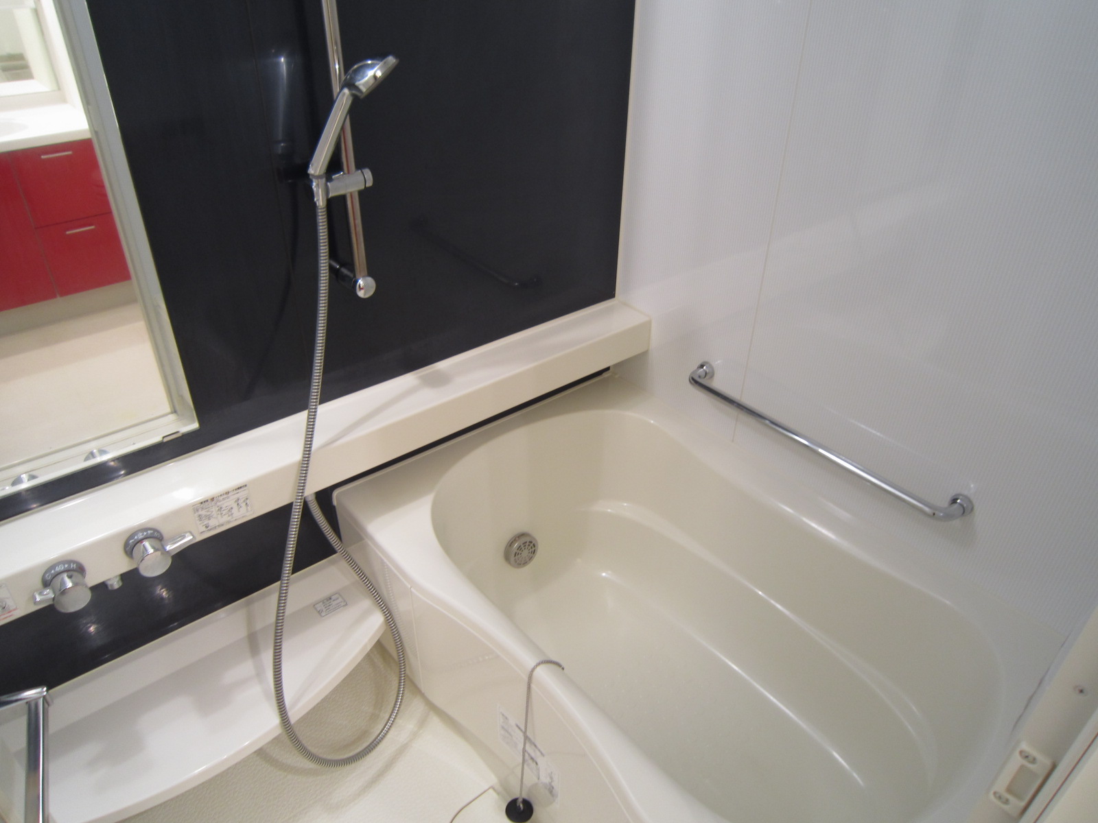 バス・シャワールーム　浴室乾燥機付き♪