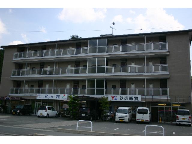 宍粟市山崎町須賀沢のマンションの建物外観