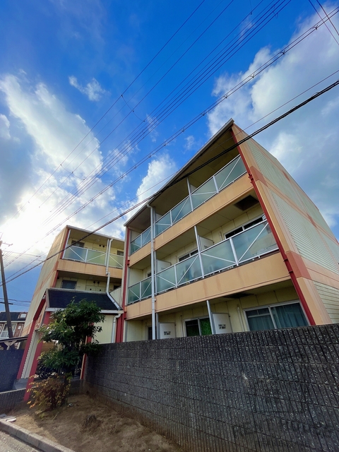 泉佐野市羽倉崎上町のマンションの建物外観