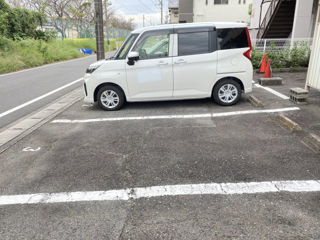 【Limpiaリリーの駐車場】