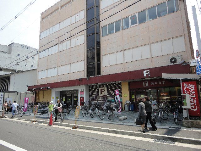 【京都市西京区桂北滝川町のマンションのスーパー】