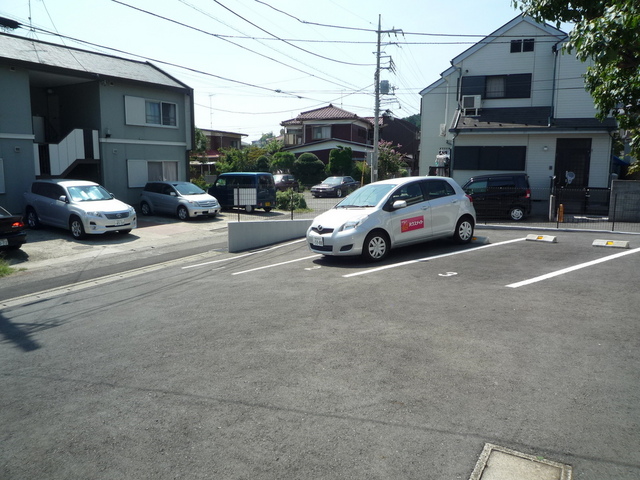 【モナリエ四季美台の駐車場】