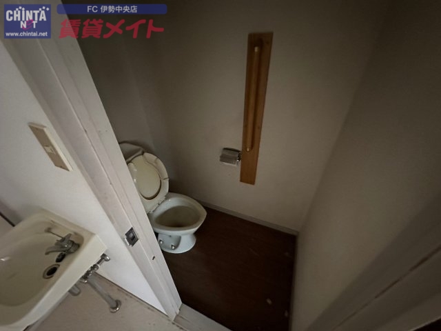 トイレ　同型参考写真