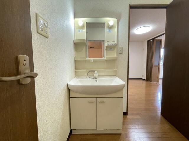 【さいたま市北区別所町のマンションの洗面設備】