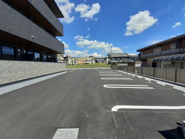 【香芝市今泉のアパートの駐車場】