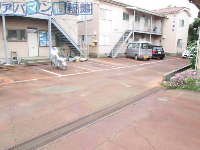 【新潟市江南区東船場のアパートの駐車場】