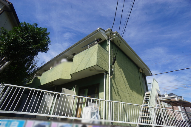 杉並区高井戸西のアパートの建物外観