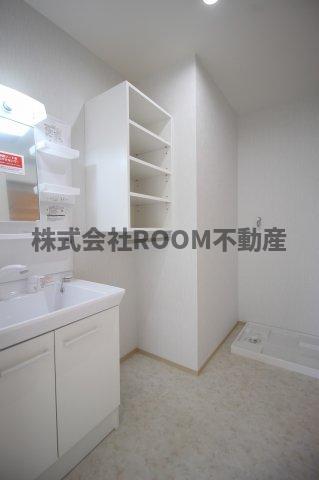 洗面設備　ゆったりとスペースのある洗面所