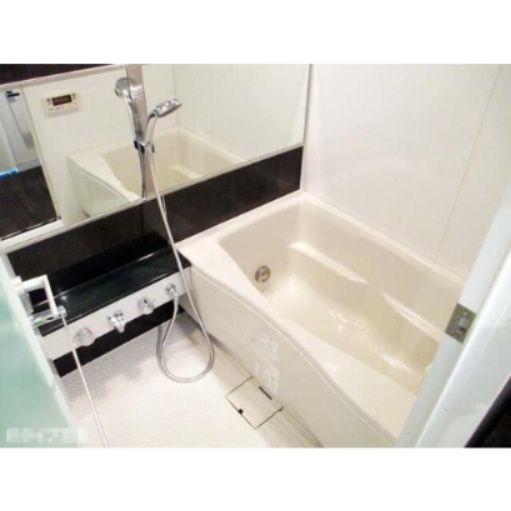 バス・シャワールーム　※別部屋の写真です