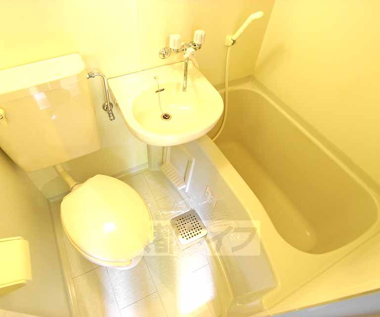 バス・シャワールーム　キレイで清潔感があります。