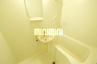 バス・シャワールーム　洗面付きお風呂です。