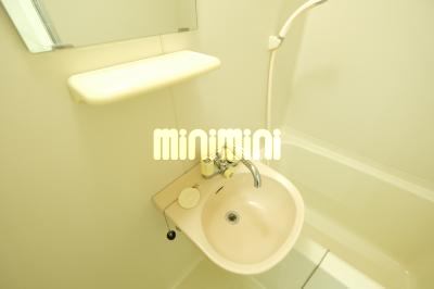 洗面設備　浴室についております。