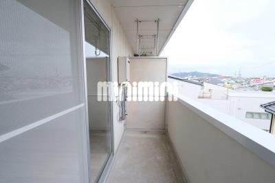 バルコニー　広いベランダあります。日当り良好です。