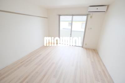 居室・リビング　日当り良好です。