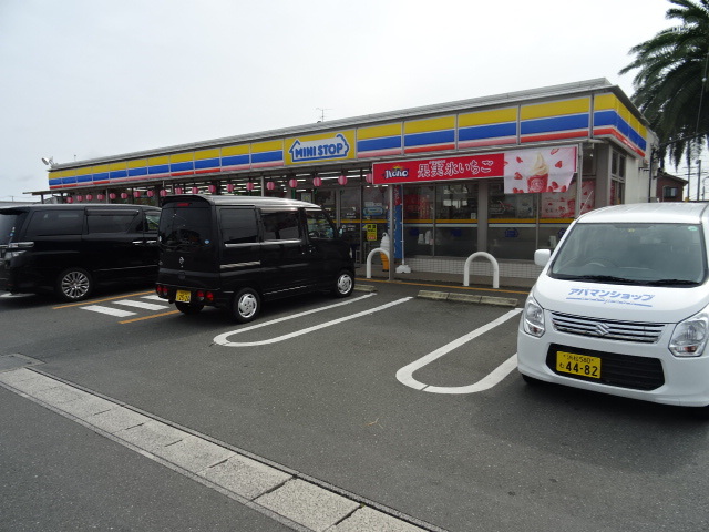 コンビニ　ミニストップ（コンビニ）まで567m