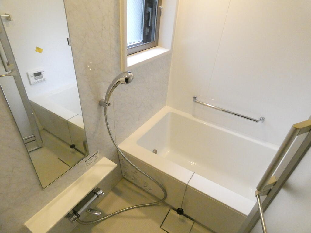 バス・シャワールーム　バス※別部屋参考写真