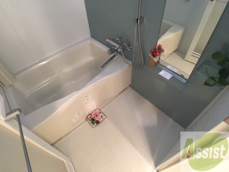 バス・シャワールーム　お風呂になります。一日の疲れを癒してくださいね。