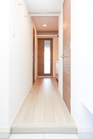 玄関　別号室のものになります。現状優先。