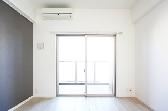 居室・リビング　別号室のものになります。現状優先。