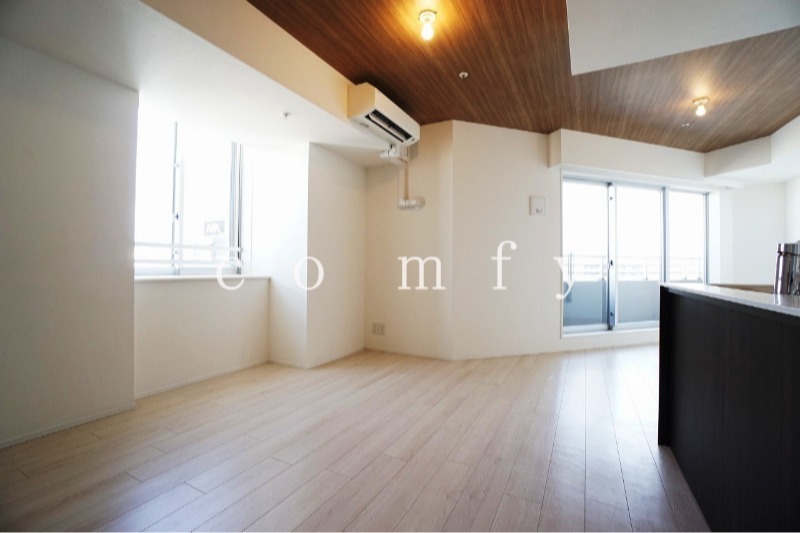 居室・リビング　明るいリビング