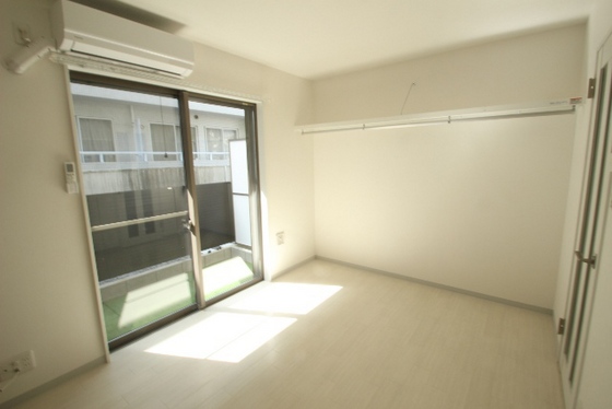 居室・リビング　※別部屋の写真です