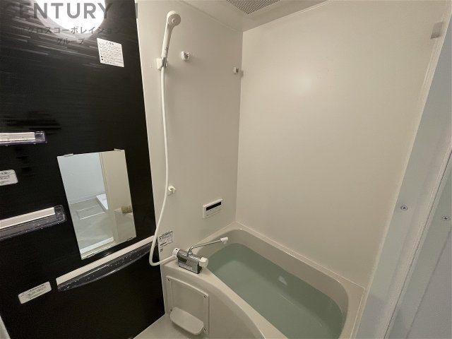 バス・シャワールーム　シンプルで機能的なユニットバス♪