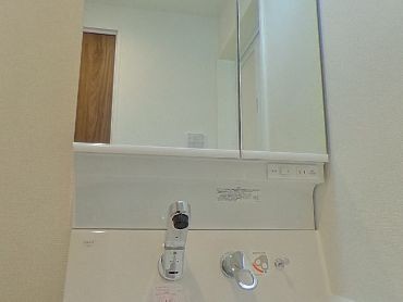 洗面設備　使いやすい洗面所です