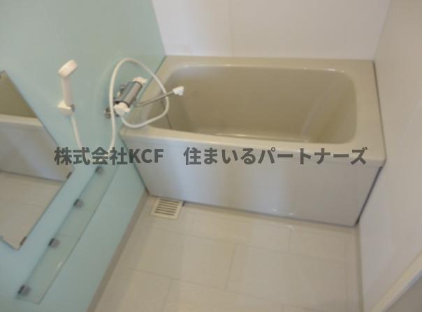 バス・シャワールーム　落ち着いた空間のお風呂です