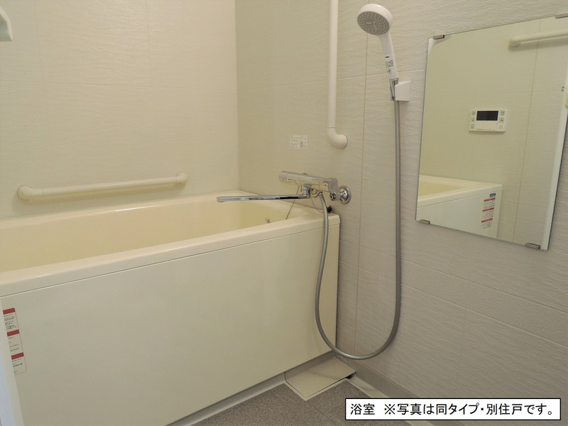 バス・シャワールーム　※同仕様参考写真
