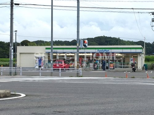 コンビニ　ファミリーマート 幸田町大草店（コンビニ）まで205m
