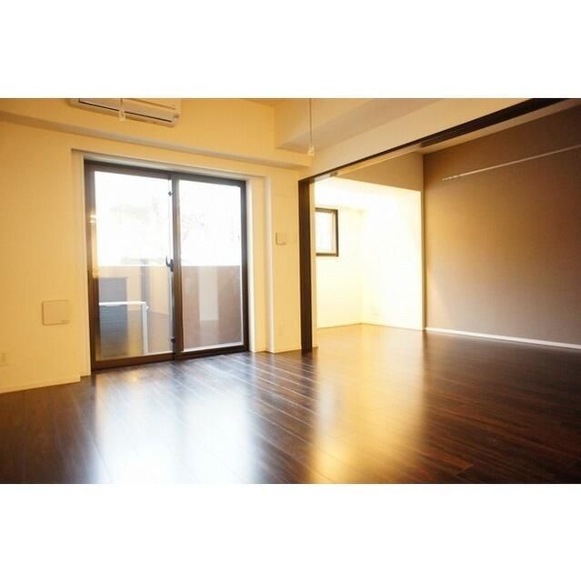 居室・リビング　写真は同タイプ住居です。