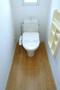 トイレ　落ち着いた色調のトイレです