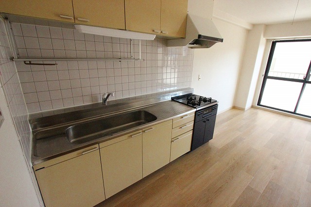 居室・リビング　同物件別部屋