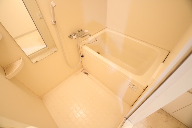 バス・シャワールーム　※別室の参考写真の為、現況優先です。