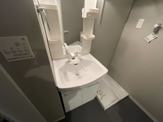 洗面設備　スペースが確保できる洗面所です