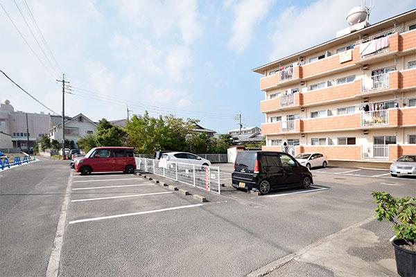 駐車場　【メナーハイツ藍】