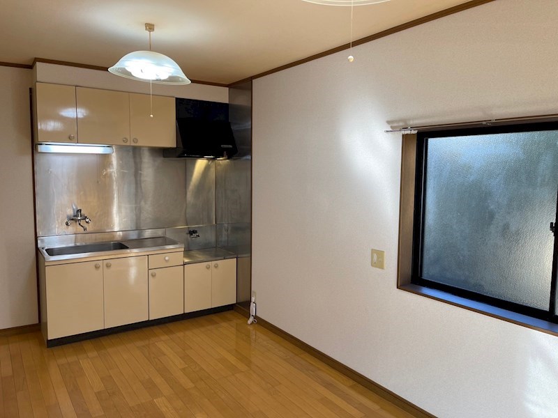 居室・リビング　ダイニングテーブルを置いても良いですね。