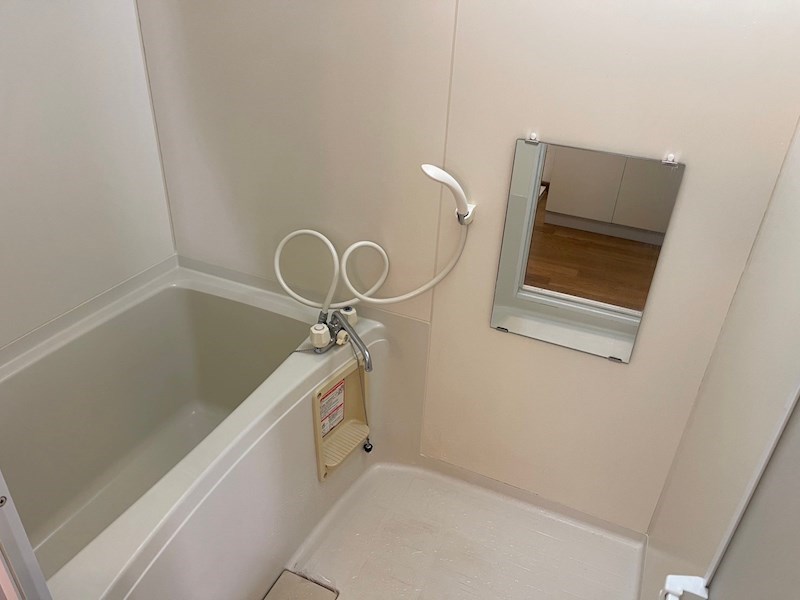 バス・シャワールーム　清潔感のあるお風呂で一日の疲れを癒しましょう。