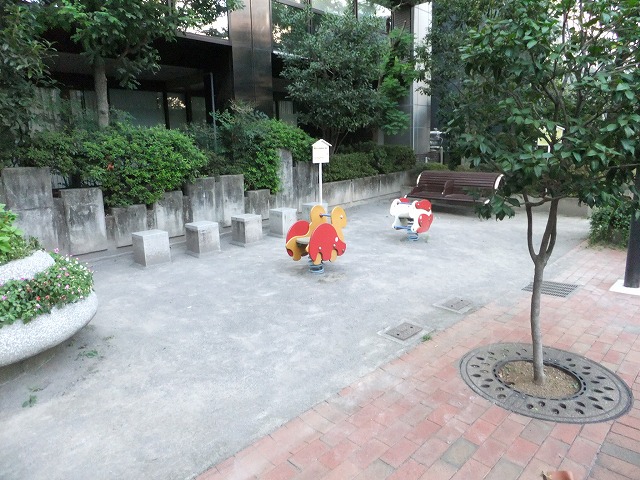 公園　虎ノ門三丁目児童遊園（公園）まで451m