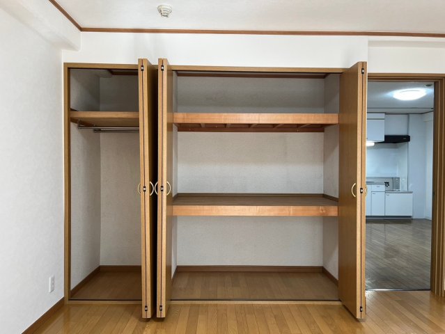 収納　チサンマンション錦