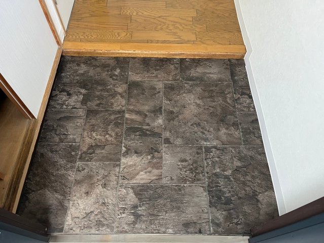 玄関　チサンマンション錦