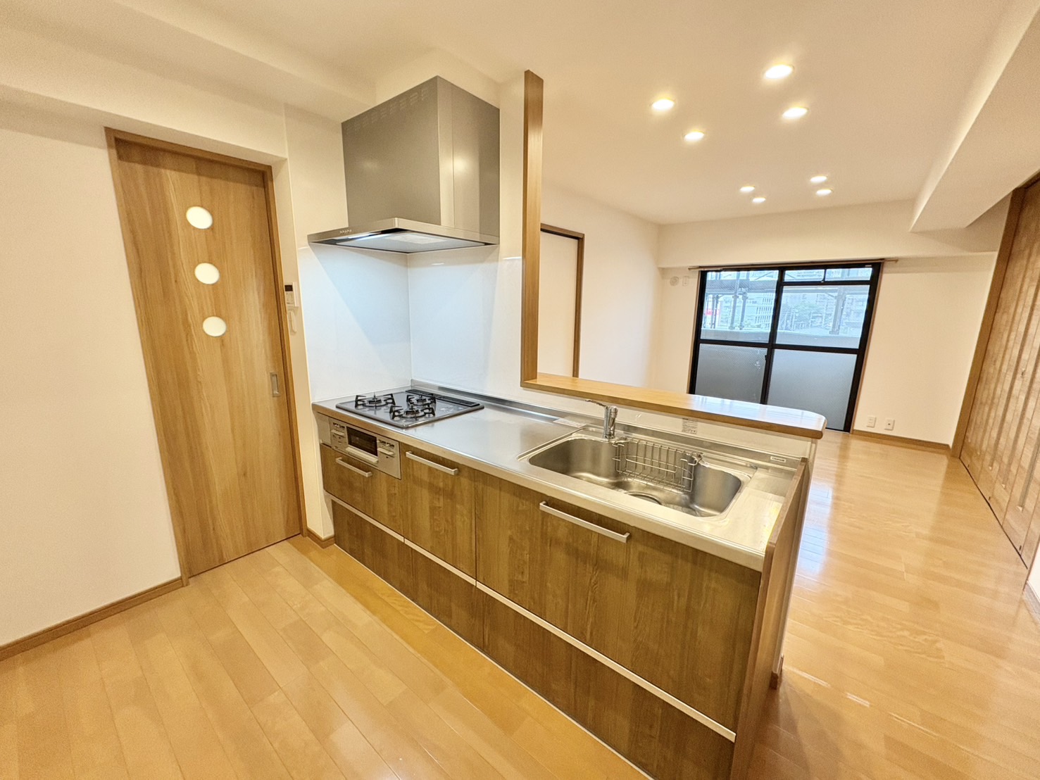 キッチン　～内観写真※現況優先～