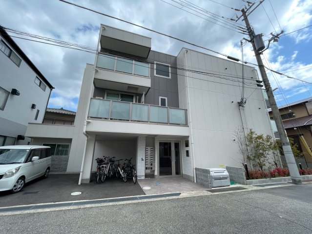 建物外観　落ち着いた雰囲気の外観です
