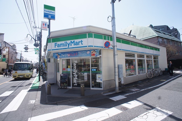 コンビニ　ファミリーマート永福町駅南店（コンビニ）まで437m
