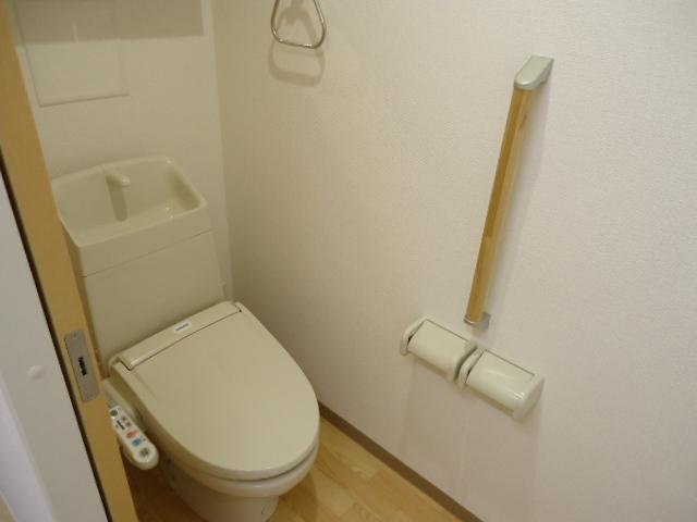 トイレ　落ち着いたトイレです