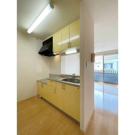 キッチン　別部屋参考写真（反転タイプ）