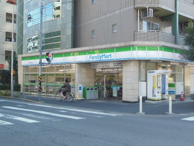 コンビニ　ファミリーマート（コンビニ）まで493m