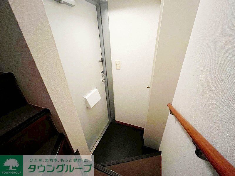 レオパレスリッチMの玄関写真