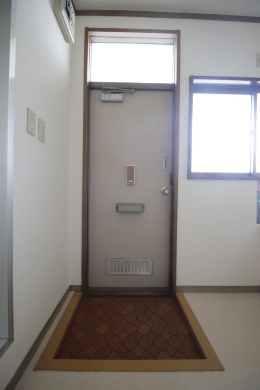 玄関　※他部屋参考写真